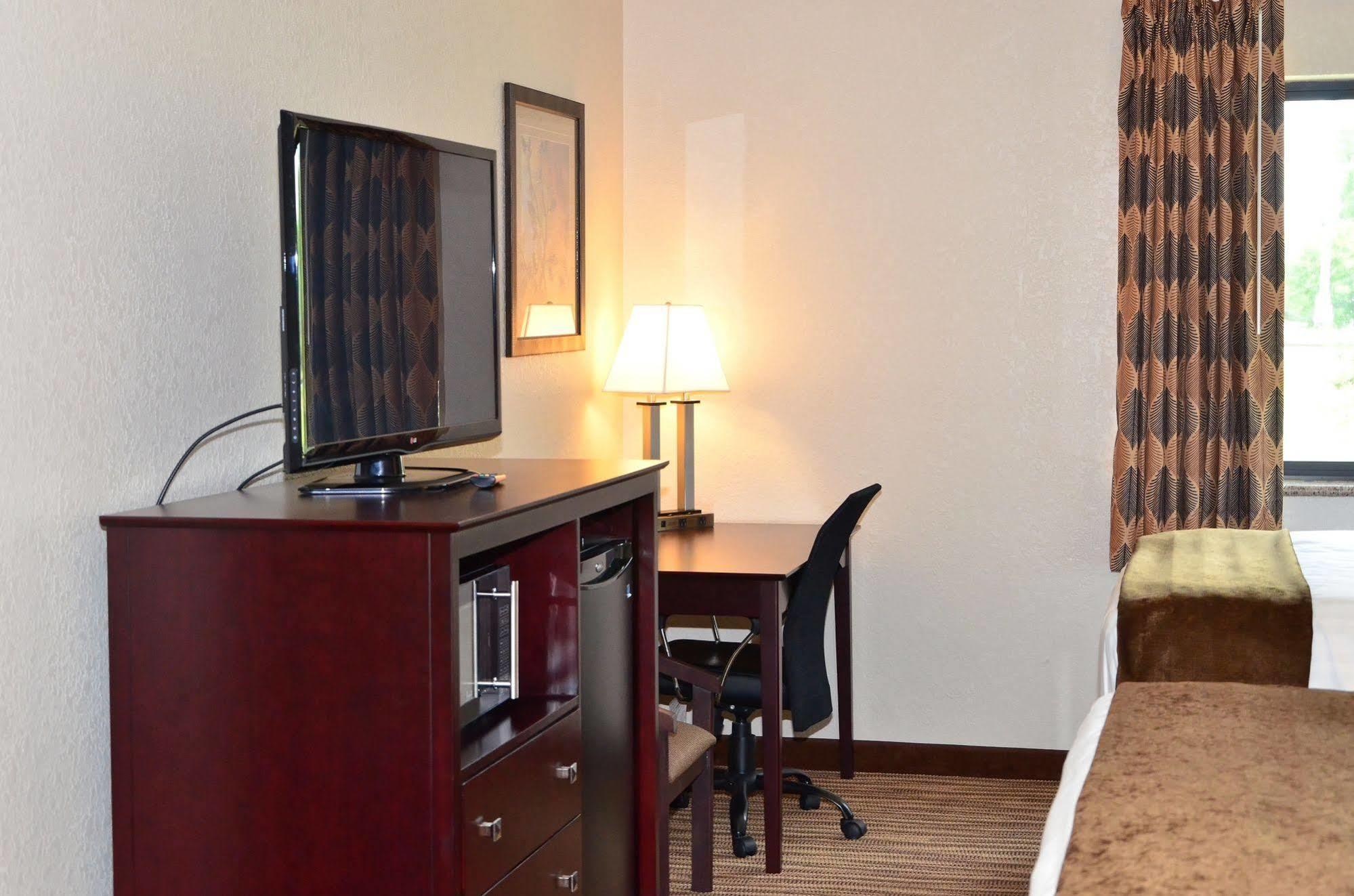 Cobblestone Inn & Suites - Clarion Ngoại thất bức ảnh