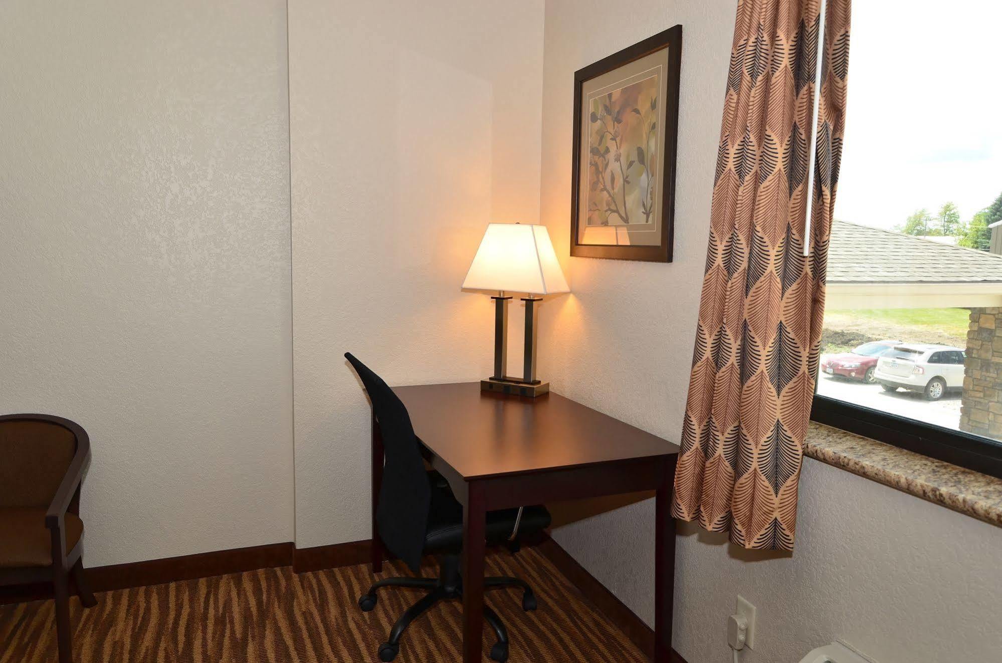 Cobblestone Inn & Suites - Clarion Ngoại thất bức ảnh