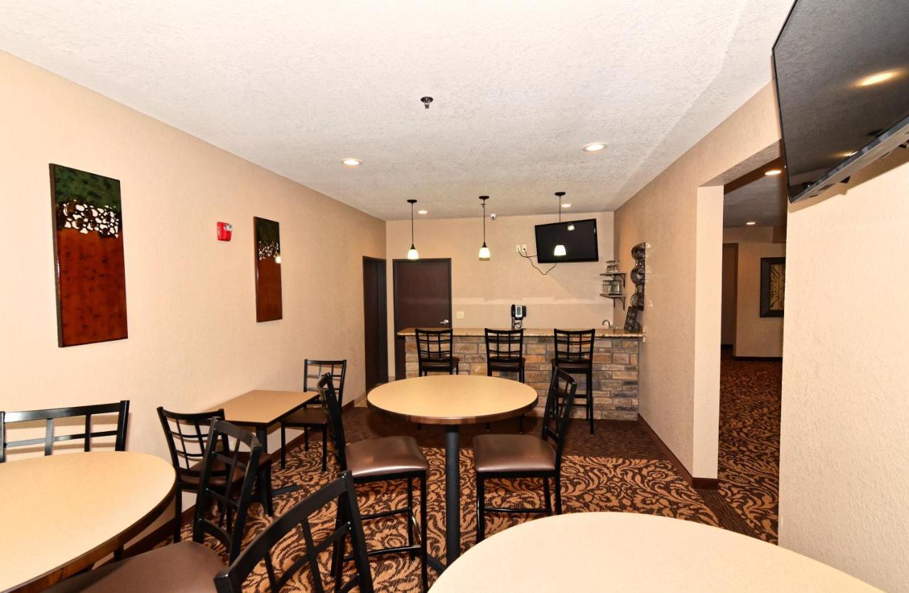 Cobblestone Inn & Suites - Clarion Ngoại thất bức ảnh
