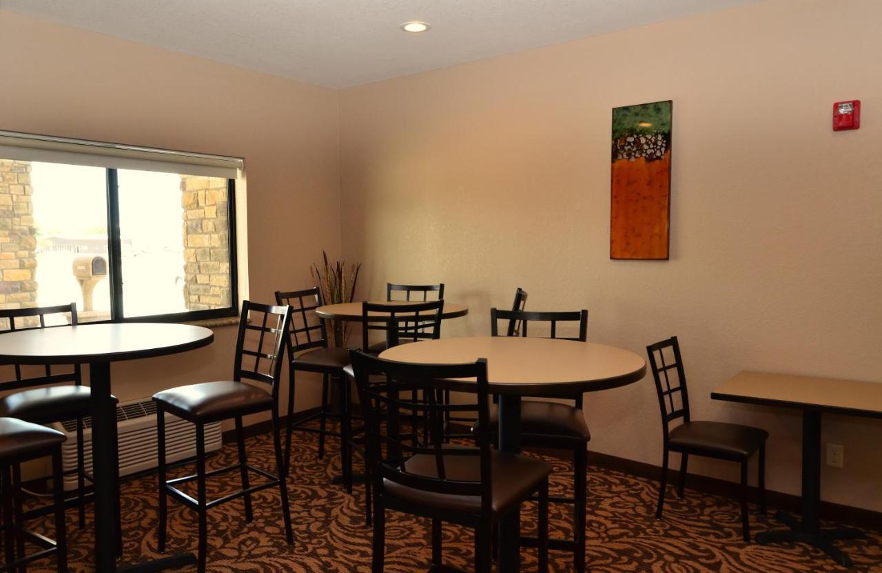 Cobblestone Inn & Suites - Clarion Ngoại thất bức ảnh