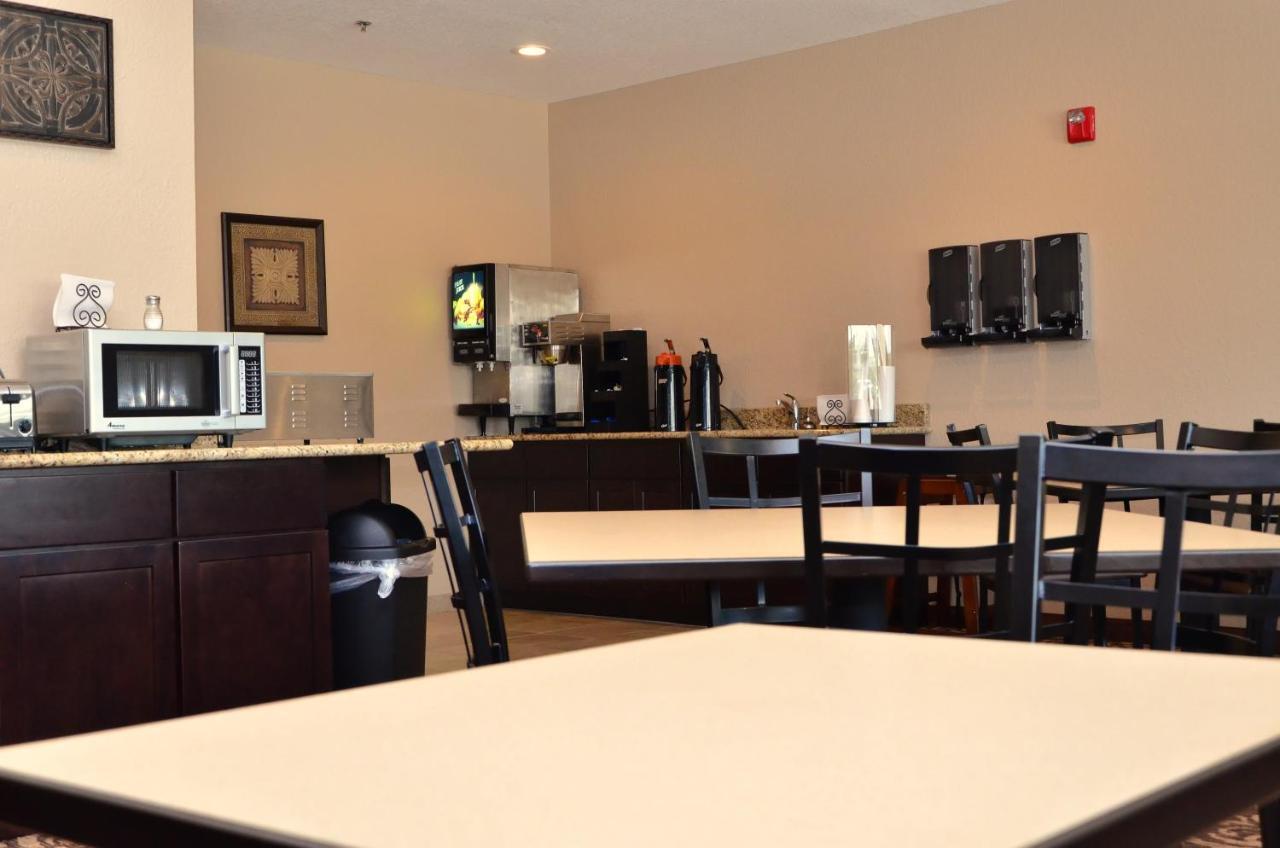 Cobblestone Inn & Suites - Clarion Ngoại thất bức ảnh