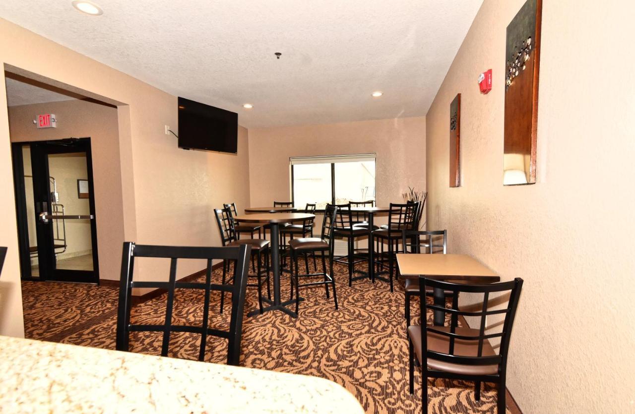 Cobblestone Inn & Suites - Clarion Ngoại thất bức ảnh